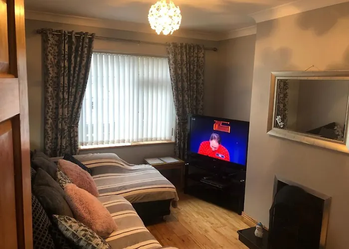 Moville Centre Apartment